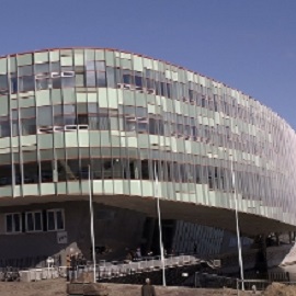 a large building