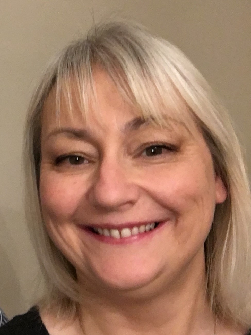 Julie Lowe