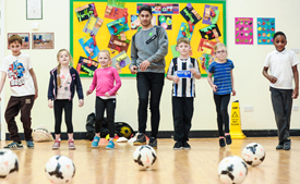 Match Fit - Newcastle United Striker Ayoze Perez Meets Pupils From Stocksfield Primary - Web