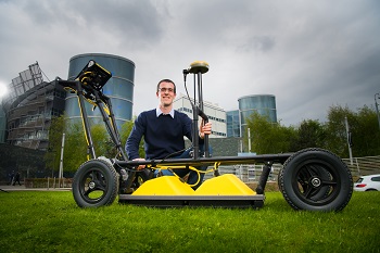 Caption:Dr Craig Warren