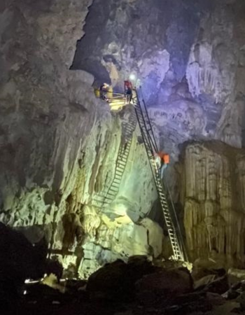 Caption:The cave in Vietnam where the stalagmite was discovered