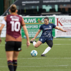 i2i women football